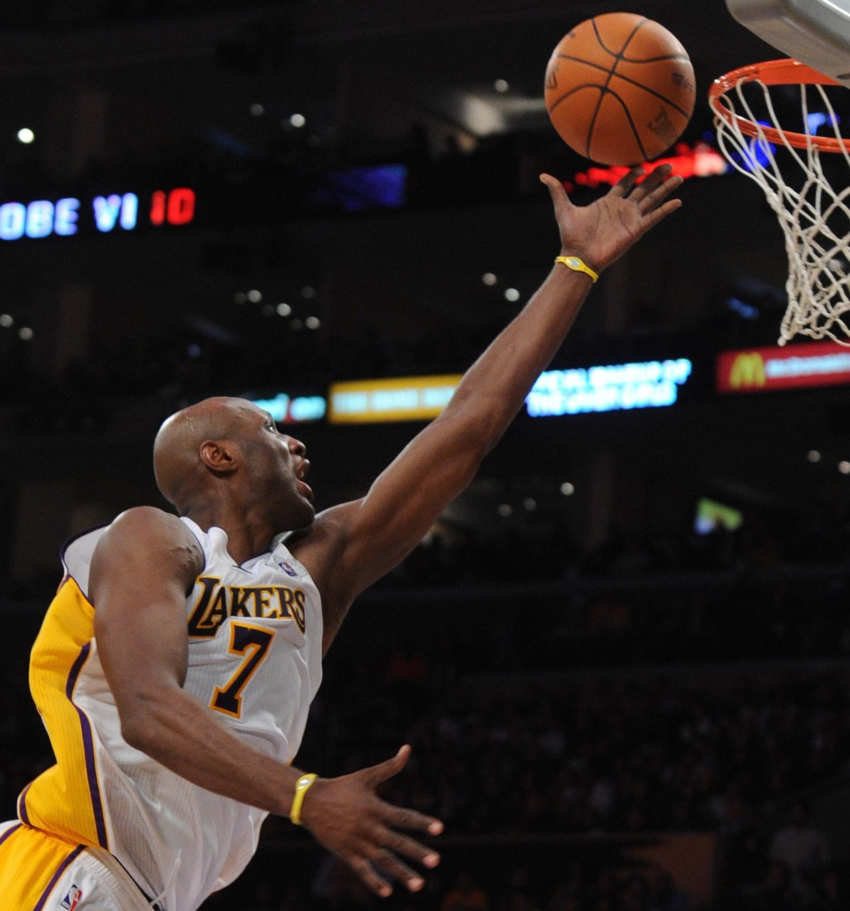 28圈在线-奥多姆：我一直自视为控卫 我可能是史上控球技术最好的大个子